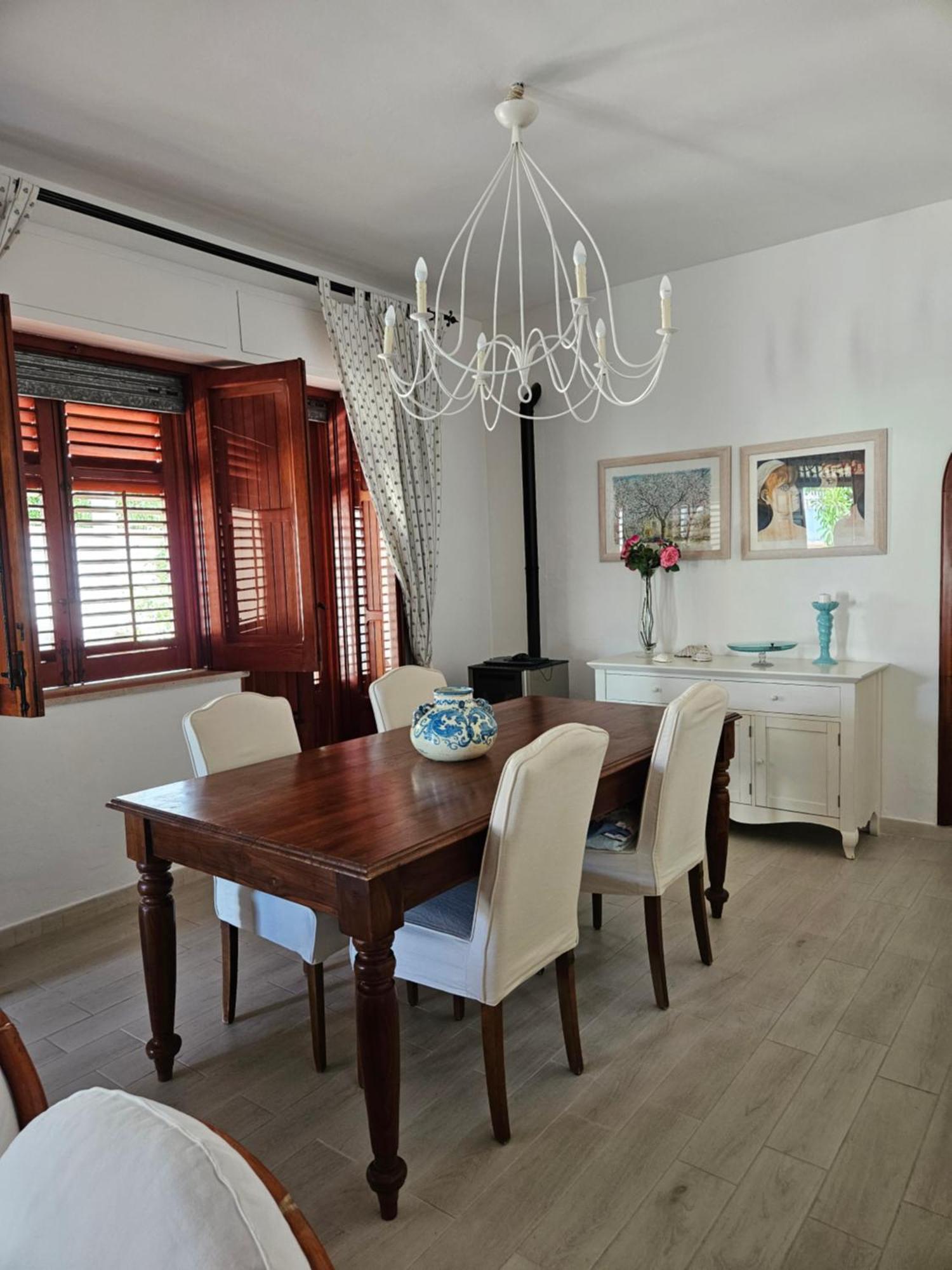 Isolahome Isola delle Femmine Luaran gambar