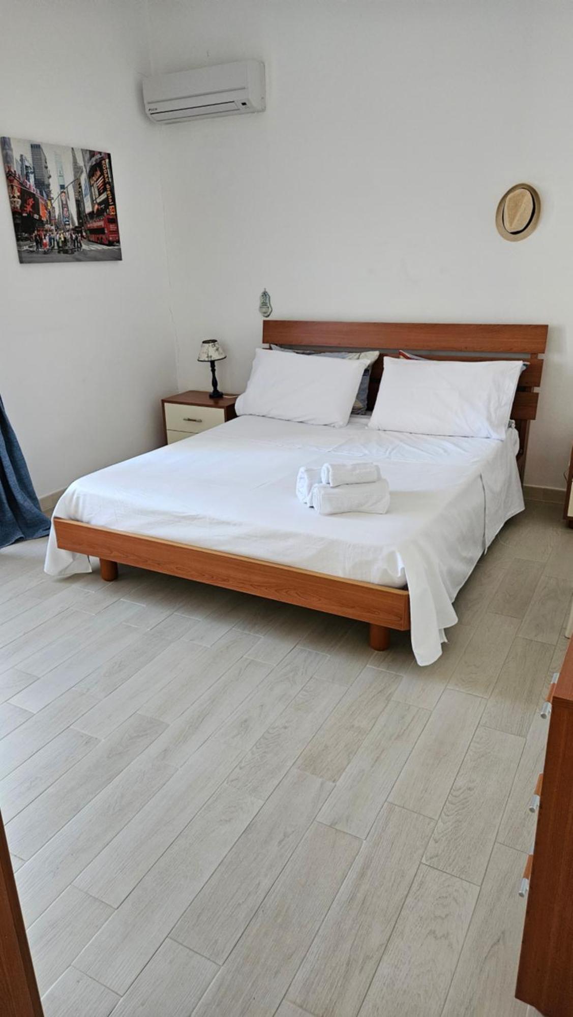 Isolahome Isola delle Femmine Luaran gambar