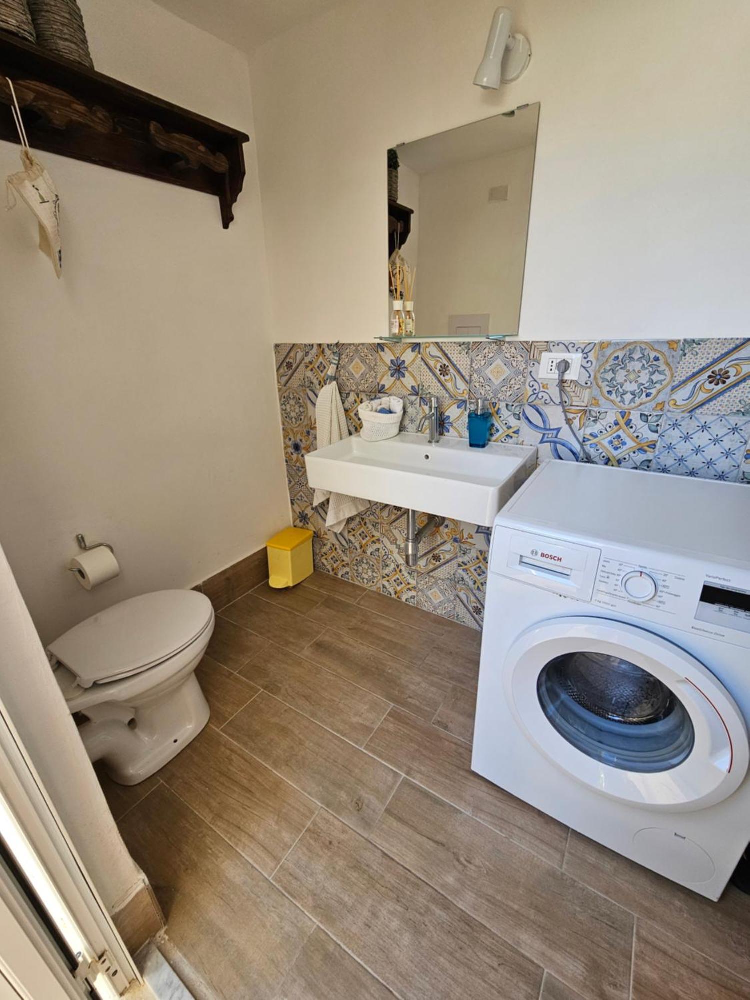Isolahome Isola delle Femmine Luaran gambar