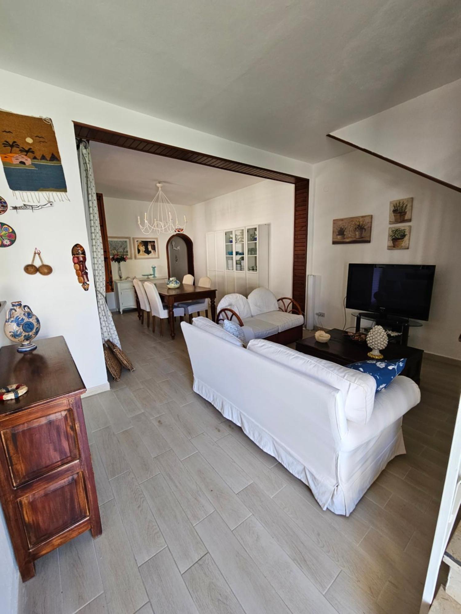 Isolahome Isola delle Femmine Luaran gambar