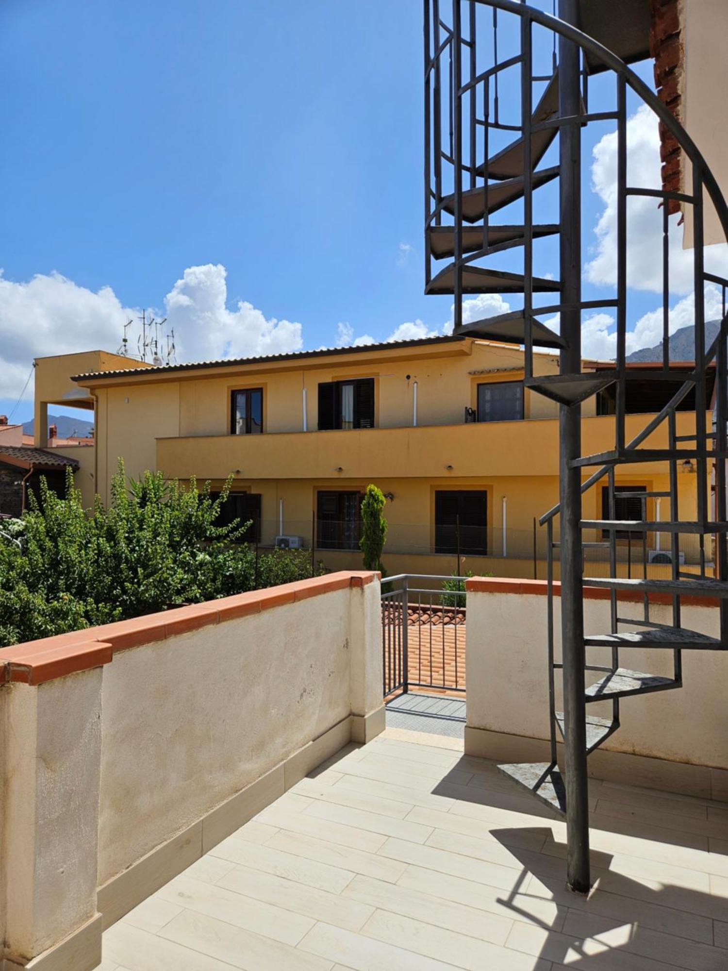 Isolahome Isola delle Femmine Luaran gambar